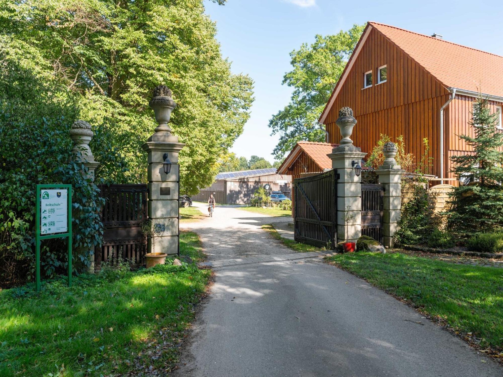 Holiday Home On A Horse Farm In The L Neburg Heath Eschede Exterior foto